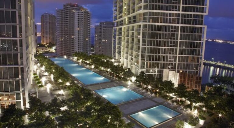 Encuentra tu Refugio de Lujo al Invertir en Brickell.