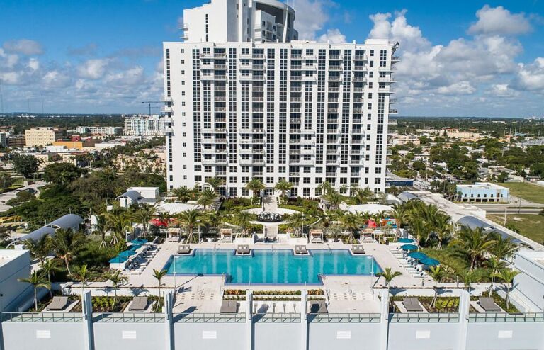 ¿Por qué invertir en Hollywood Beach?