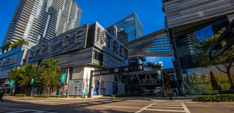 Invertir en Propiedades Comerciales en Miami: Un Análisis de los Diferentes Sectores.