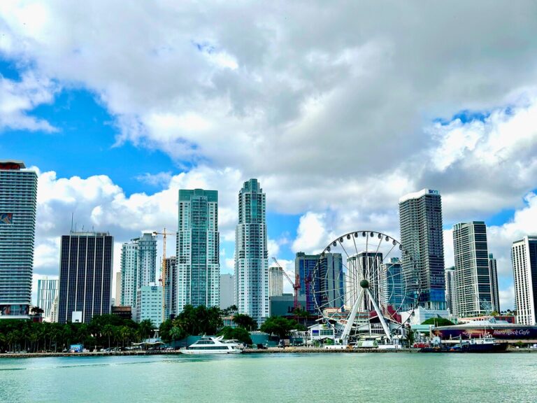 Futuro del Mercado Inmobiliario de Miami: Tendencias y Oportunidades.
